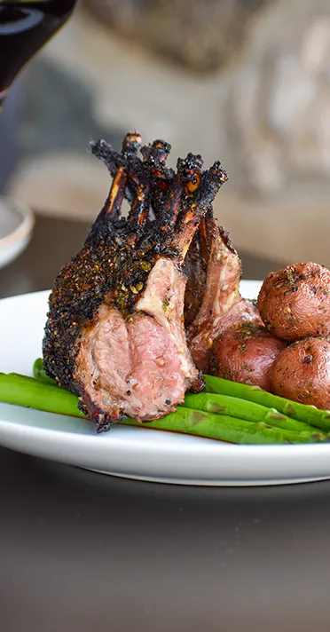 Rack of lamb with potatoes and asparagus